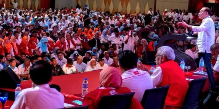 ‘10,000 Hadir Konvensyen PH 2026 Sampai Terpaksa Bersila Atas Lantai’ – Sheikh Umar
