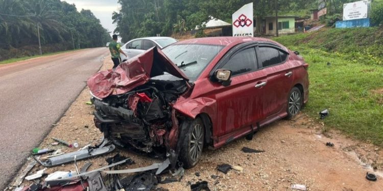 Inspektor Polis, Isteri Maut Nahas Dua Kereta Di Jalan Kuantan-Segamat