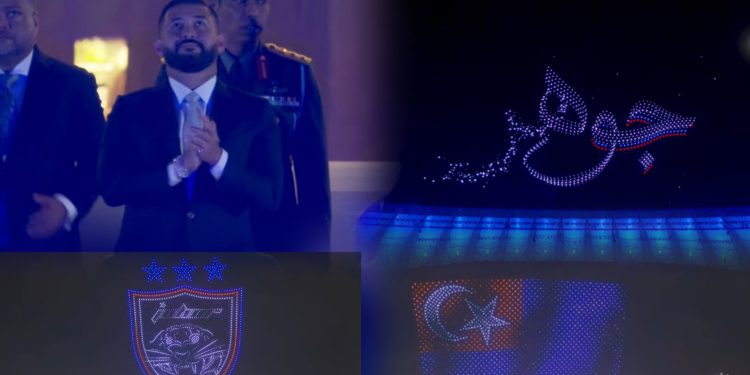 Tulisan Jawi ‘جوهر’ Hiasi Langit Stadium Sultan Ibrahim, Formasi Dron Pukau Penyokong JDT