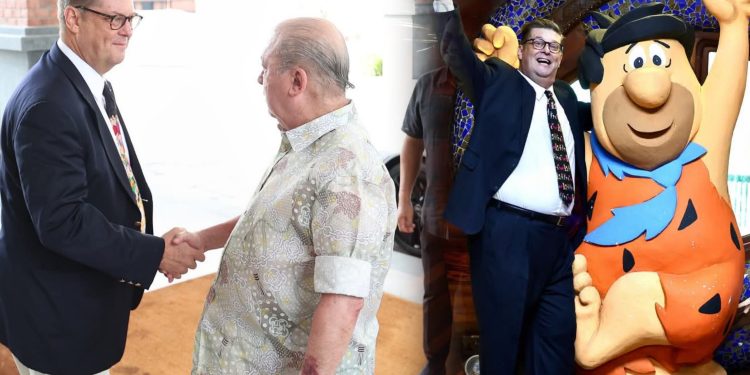 Sultan Ibrahim Terima Kunjungan Dave Williams, Cucu Pencipta Bersama ‘The Flintstones’