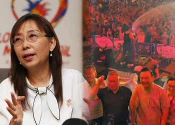 Teresa Kok Saran Ulama Pas Berkelah Di Pantai Langkawi Sambil Pakai Baju Tradisional Kedah