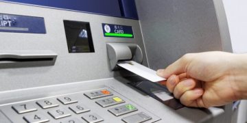 Tiada Lagi Caj RM1, Pengeluaran ATM Antara Bank Percuma Mulai Julai