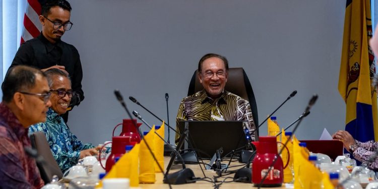 PM Kritik Pemasyhuran Di Hotel, Kerajaan Madani Iktiraf Tuanku Muhriz