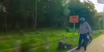 Berang Dibunyikan Hon, Lelaki Tetak Penunggang Motosikal Guna Pisau Pemotong Daging