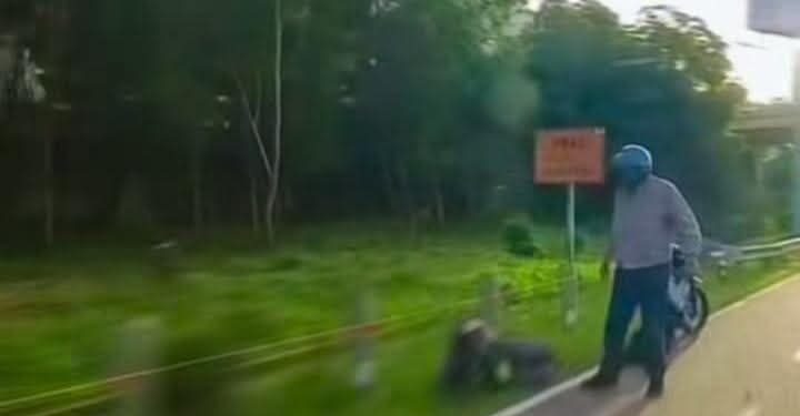 Berang Dibunyikan Hon, Lelaki Tetak Penunggang Motosikal Guna Pisau Pemotong Daging