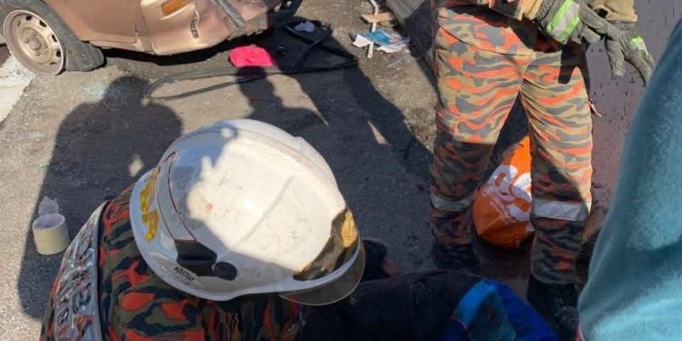 Lagi Kemalangan Besar Di Lebuh Raya…Kali Ini Libatkan Lori Kontena, Dua Van Dan Empat Kereta