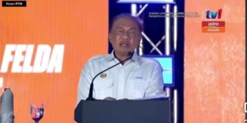 PM Anwar Kena ‘Boo’ Ketika Berucap Depan Peneroka FELDA?