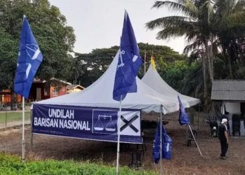 Banyak Kenderaan Bunyi Hon Tanda Sokongan Ketika Melintasi Khemah Jentera BN