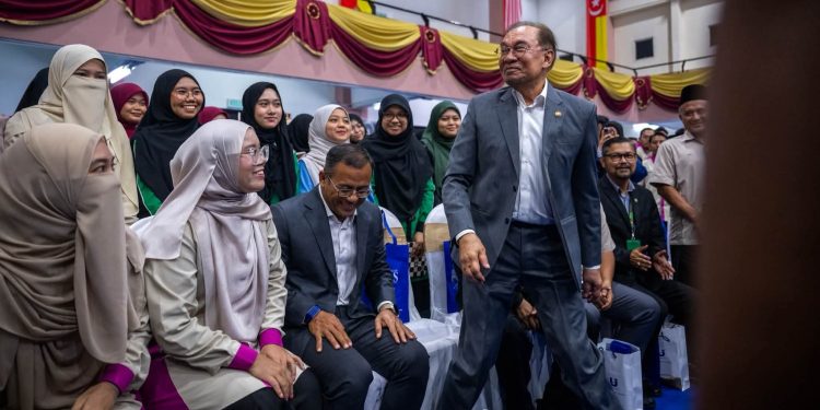 Hutang Negara Bertambah Kerana ‘Interest’ 1MDB