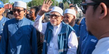 Presiden PAS Tan Sri Abdul Hadi Seru Undi Calon MCA, MIC