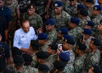 Kerajaan Sedang Kaji Proses Kenaikan Pangkat Tentera, Seru Perkukuh Perpaduan – PMX Anwar