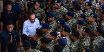 Kerajaan Sedang Kaji Proses Kenaikan Pangkat Tentera, Seru Perkukuh Perpaduan – PMX Anwar