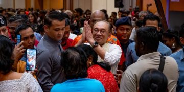 PMX Anwar Mohon Maaf Istilah ‘Kuil Haram’