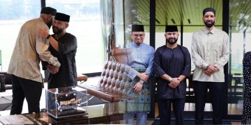 Tunku Mahkota Ismail Terima Menghadap Dr. Omar Suleiman