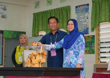 Jalaluddin Dan Isteri Mengundi Di SK Putra, Hari Ulang Tahun Perkahwinan