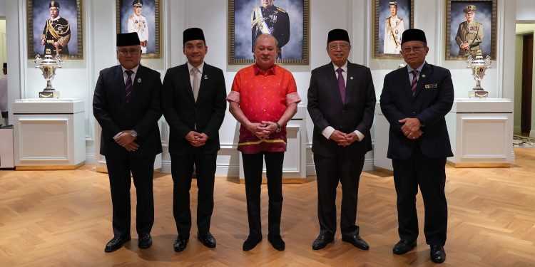 Yang di-Pertuan Agong Terima Menghadap Premier Sarawak