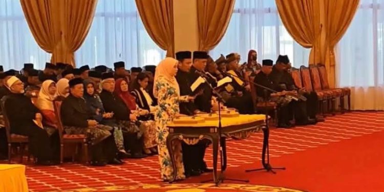 Gabungan 10 ADUN BN, PN Angkat Sumpah EXCO Negeri Sembilan