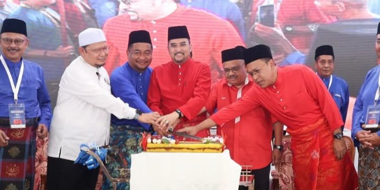 Pemimpin PAS Hadir Mesyuarat Perwakilan UMNO Bahagian Tanah Merah