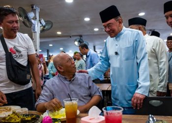PMX Anwar Solat Jumaat di Alor Gajah, Melaka