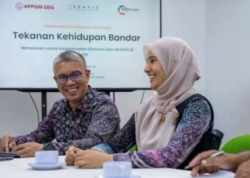 Bekerja Sepenuh Masa, Tetapi Hujung Bulan Duit Tak Cukup Realiti Rakyat Malaysia – Tengku Zafrul