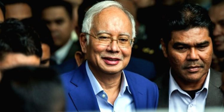 Hari Pertama Anwar Jadi Ketua Pembangkang Sudah Pimpin Ahli Parlimen ‘Keluar Dewan’ – Rahimi