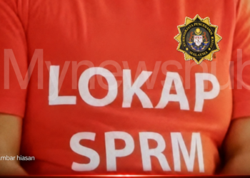 Bekas Pengerusi TH, Bekas KSU Berbaju Oren SPRM Ke Mahkamah