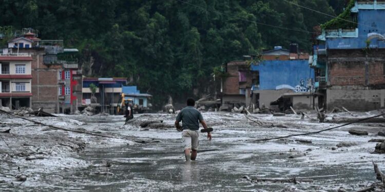 PMX Anwar Arah Kedutaan Guna Segala Sumber Bantu Rakyat Malaysia Terjejas Banjir Nepal-China