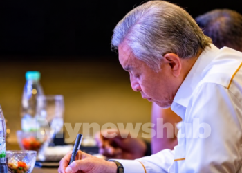 ‘The moment’ Parlimen Bubar, BN Tidak Lagi Bersama Kerajaan Perpaduan – Zahid