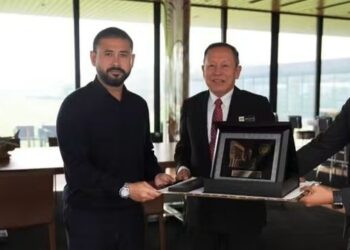 Tunku Mahkota Ismail Terima Menghadap Ketua Pesuruhjaya SPRM