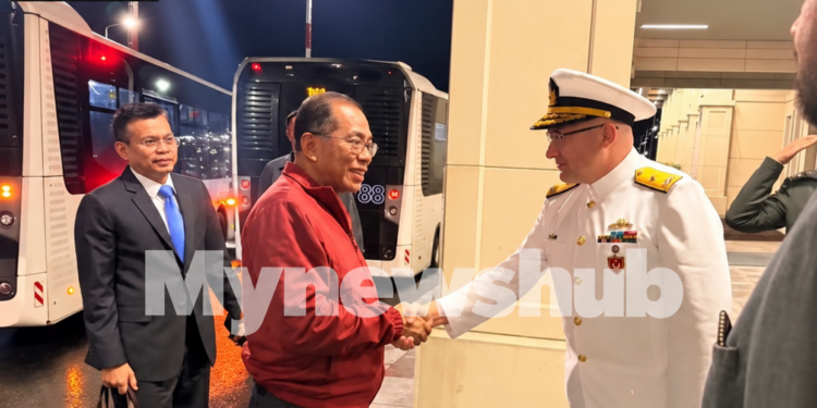 Khaled Nordin Disambut Pegawai Kanan Tentera Laut Türkiye Ketika Transit Di Istanbul