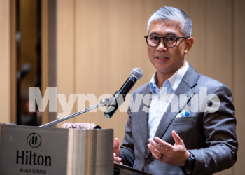 Tengku Zafrul Akui Kenaikan Gaji Minimum Boleh Jejas Perniagaan ‘Cukup-Cukup Makan’