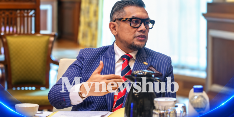 Armand Azha Beri Tempoh 24 Jam Sebelum Buat Laporan Polis Isu Gelaran ‘Datuk’