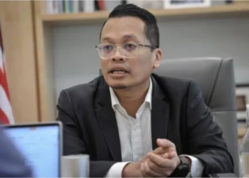 Nik Nazmi Sahkan Ditahan JAIS, Mohon Maaf Kepada Isteri Dan Keluarga